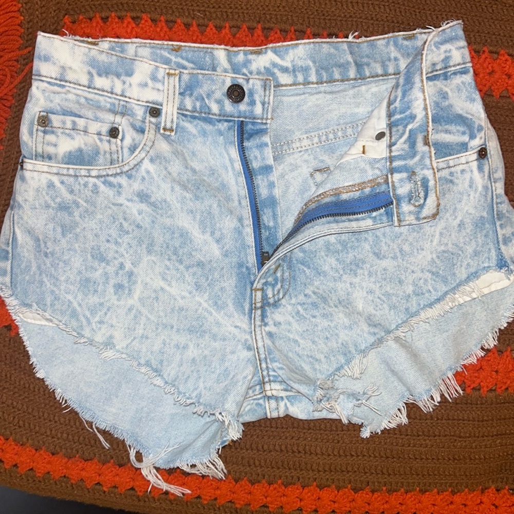 Vintage High waisted Levi Shorts!